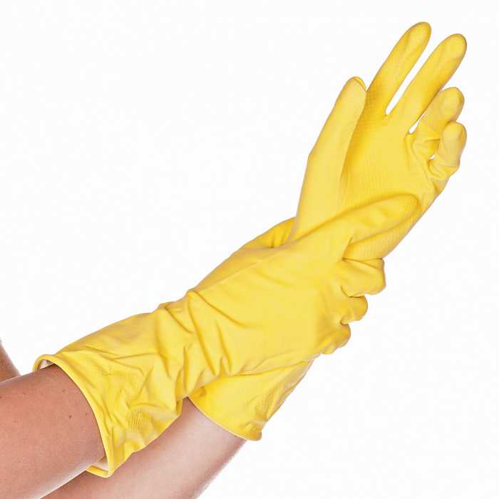 Hände in gelben Haushaltshandschuhen aus Latex, ideal für Reinigungs-, Küchenarbeiten und leichte industrielle Aufgaben, mit Wabenprofil für sicheren Halt in nassen und trockenen Umgebungen.